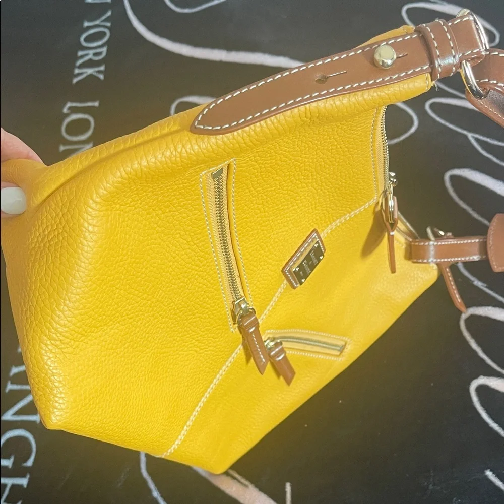 VIDEO- Dooney & Bourke mustard pebbled leather Shoulder Bag